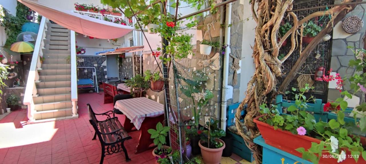 Vila Traian Si Teodora Costinesti Exteriör bild